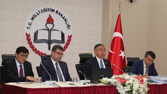 51 Dersin Müfredatı Yenilendi